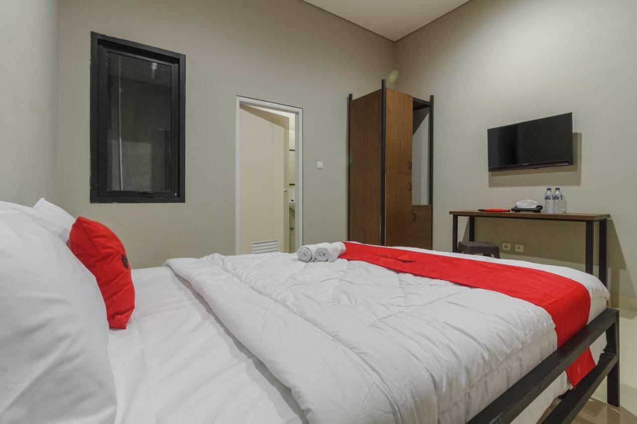 Reddoorz Near Puri Indah Mall Τζακάρτα Εξωτερικό φωτογραφία